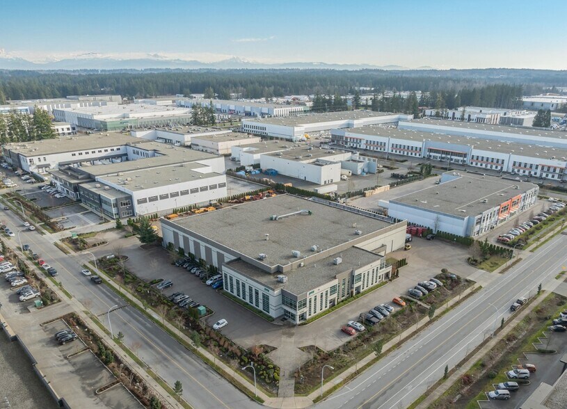 3388 190th St, Surrey, BC à louer - Photo du bâtiment - Image 2 de 3