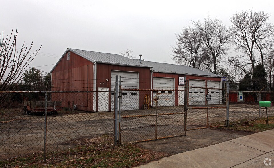 3837 Louisiana Ave, Charlotte, NC for sale - Building Photo - Image 2 of 3