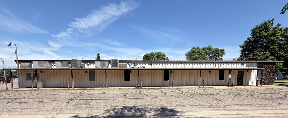 245 37th Ave N, Saint Cloud, MN for sale - Building Photo - Image 2 of 4