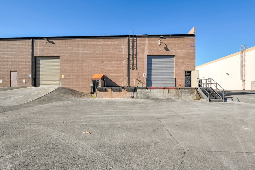 Spring Mountain Road portfolio of 3 properties for sale on LoopNet.ca - Building Photo - Image 3 of 82