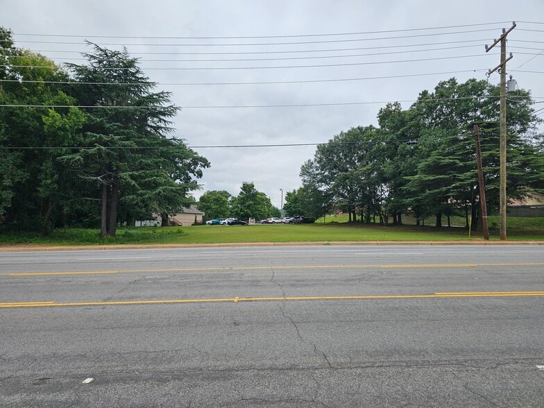 1235 Rutherford Rd, Greenville, SC for sale - Building Photo - Image 3 of 9