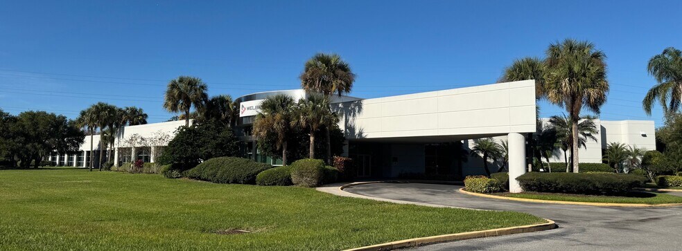 2227 Welbilt Blvd, New Port Richey, FL à vendre - Photo du bâtiment - Image 2 de 40