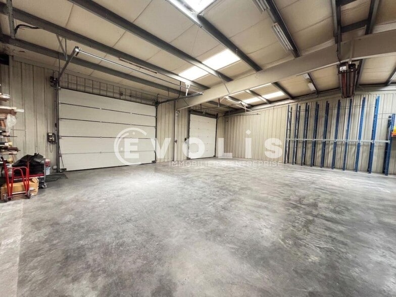 Flex in Villiers Sur Orge for sale - Building Photo - Image 1 of 15
