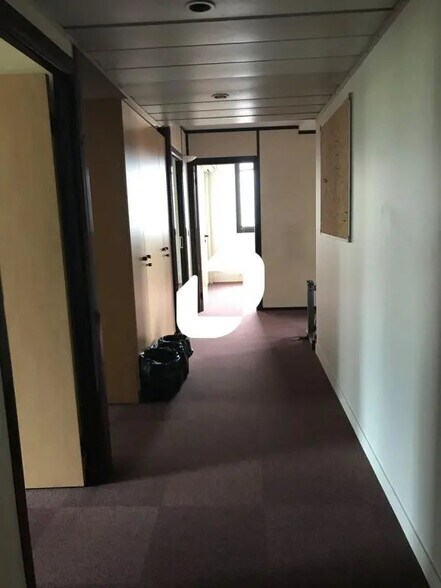 Office in Melun for lease - Interior Photo - Image 3 of 3