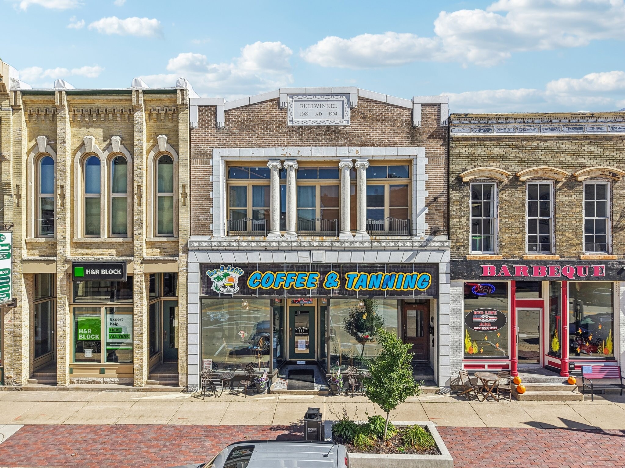 122-124 N Main St, Jefferson, WI for sale Primary Photo- Image 1 of 26
