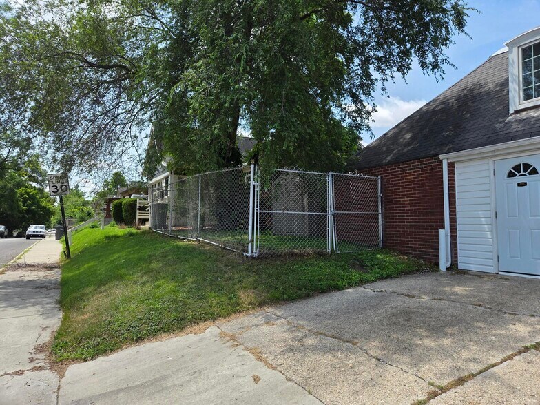 2901 W 16th St, Indianapolis, IN à vendre - Photo du bâtiment - Image 3 de 20