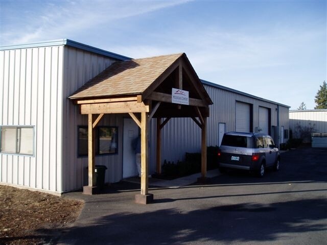 Plus de détails pour 45 SE Bridgeford Blvd, Bend, OR - Industriel à louer