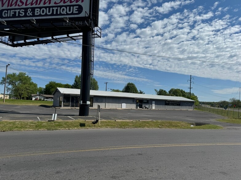 205 Mimosa Ln, Tahlequah, OK for sale - Building Photo - Image 3 of 34