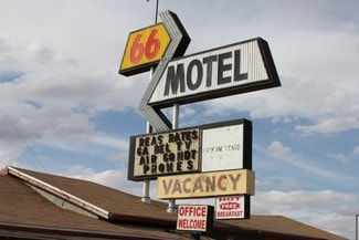 Plus de détails pour 2101-2105 Navajo Blvd, Holbrook, AZ - Services hôteliers à vendre