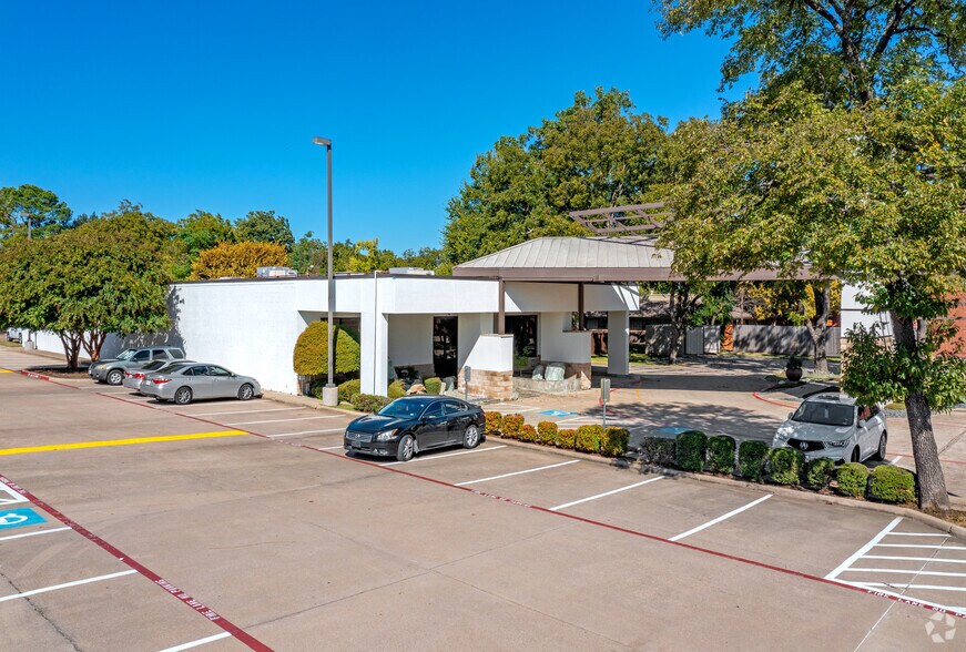 3030 S Cooper St, Arlington, TX à vendre - Photo du bâtiment - Image 3 de 26