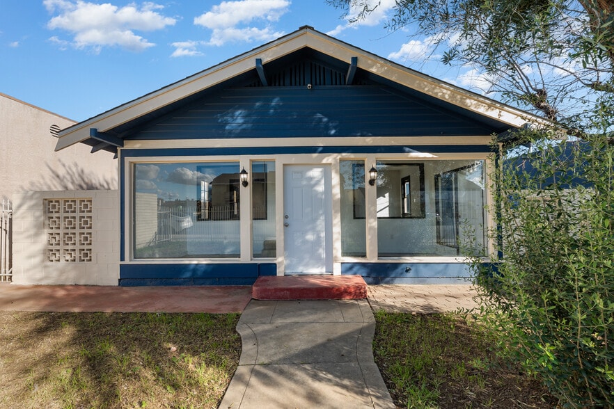 1825 Baker St, Bakersfield, CA à vendre - Photo du bâtiment - Image 2 de 50