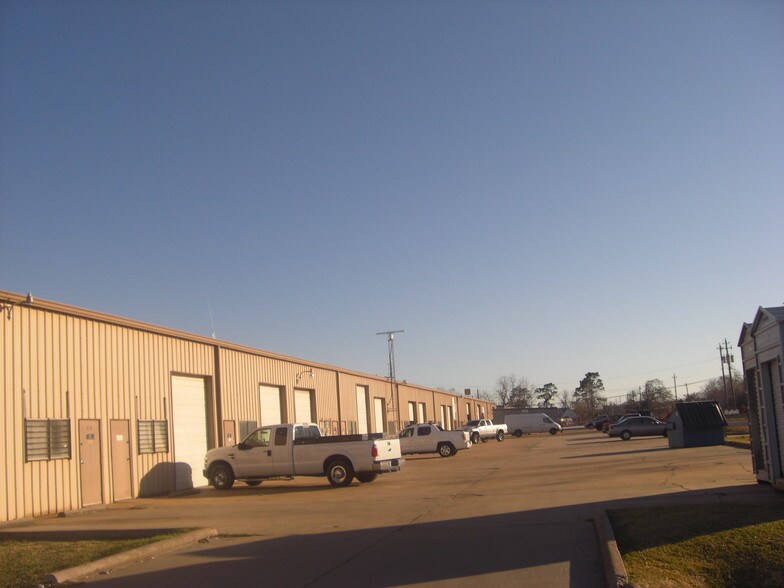 400 N 11th St, La Porte, TX à vendre - Photo du bâtiment - Image 2 de 3