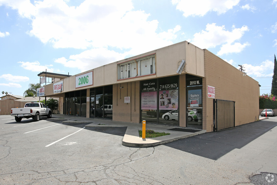 2000-2010 W Lincoln Ave, Anaheim, CA à vendre - Photo principale - Image 1 de 1