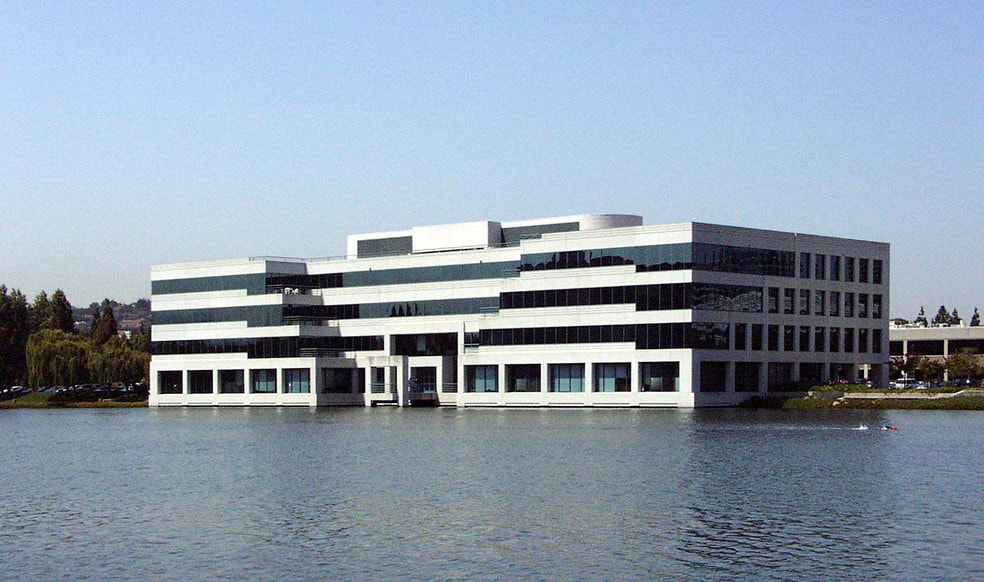 3 Lagoon Dr, Redwood City, CA for lease - Building Photo - Image 2 of 21