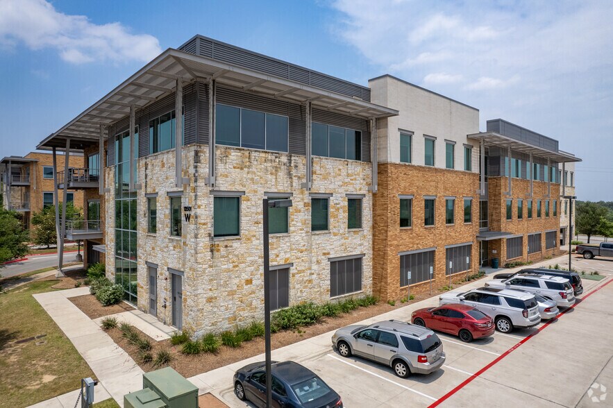 13413 Galleria Cir, Bee Cave, TX for lease - Building Photo - Image 3 of 13