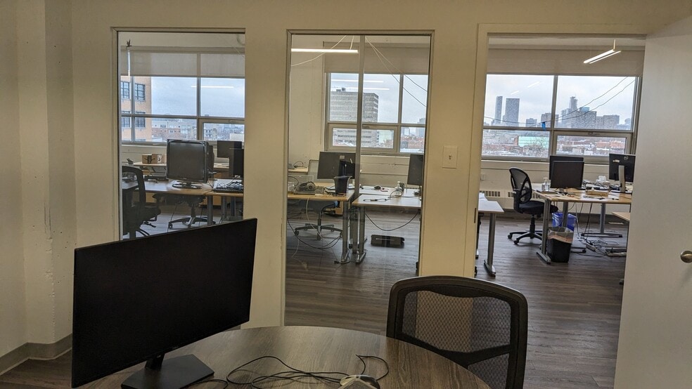 55 Av Du Mont-Royal O, Montréal, QC à louer - Photo intérieure - Image 3 de 9