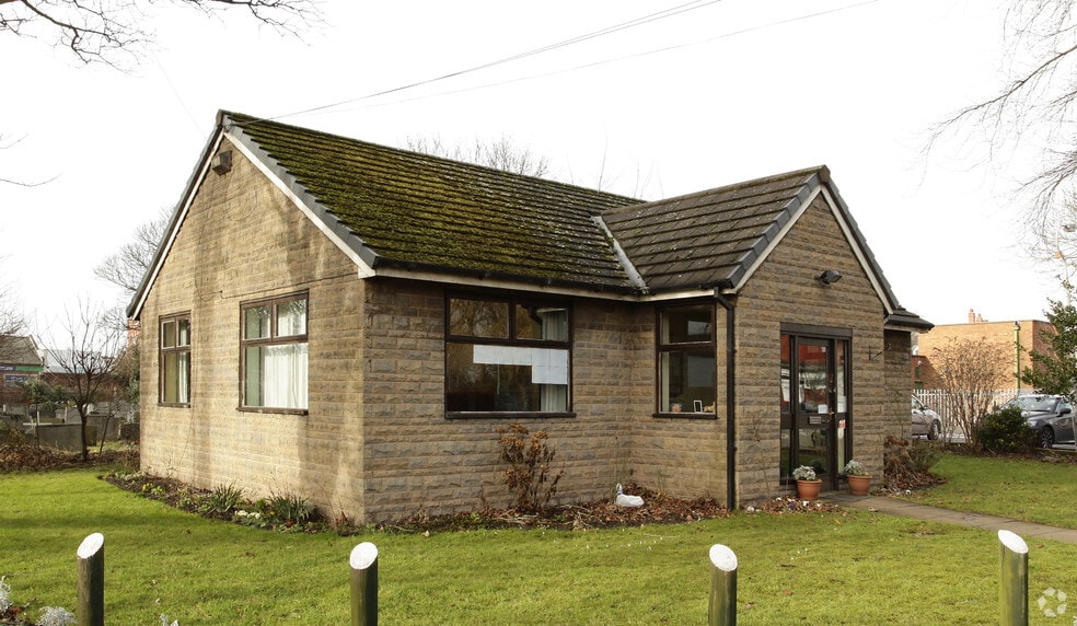 73 Liverpool Rd, Liverpool à vendre - Photo du bâtiment - Image 2 de 3