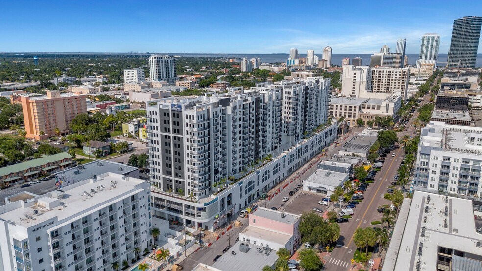 1000 1st Ave N, Saint Petersburg, FL à louer - Photo du bâtiment - Image 1 de 13