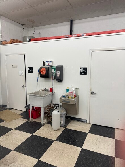 4711 Dayton Blvd, Chattanooga, TN à louer - Photo du bâtiment - Image 2 de 20