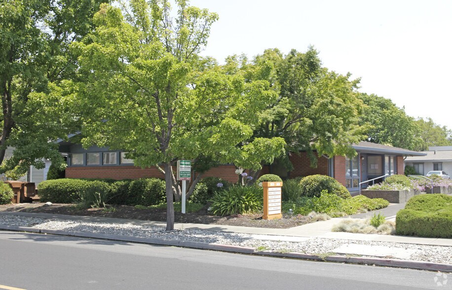 3020 Beard Rd, Napa, CA à louer - Photo du bâtiment - Image 3 de 4