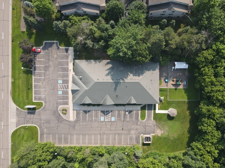 2172 NW Station Pky, Andover, MN à vendre - Photo du bâtiment - Image 3 de 3