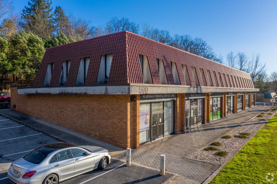 580-590 Central Park Ave, Scarsdale, NY à louer - Photo du bâtiment - Image 3 de 4