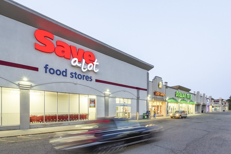 1595-1631 Holmes Rd, Ypsilanti, MI à louer - Photo du bâtiment - Image 3 de 13