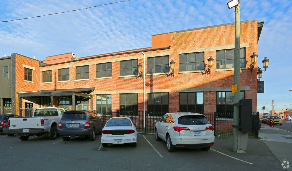 1630 Store St, Victoria, BC à louer - Photo du bâtiment - Image 3 de 4