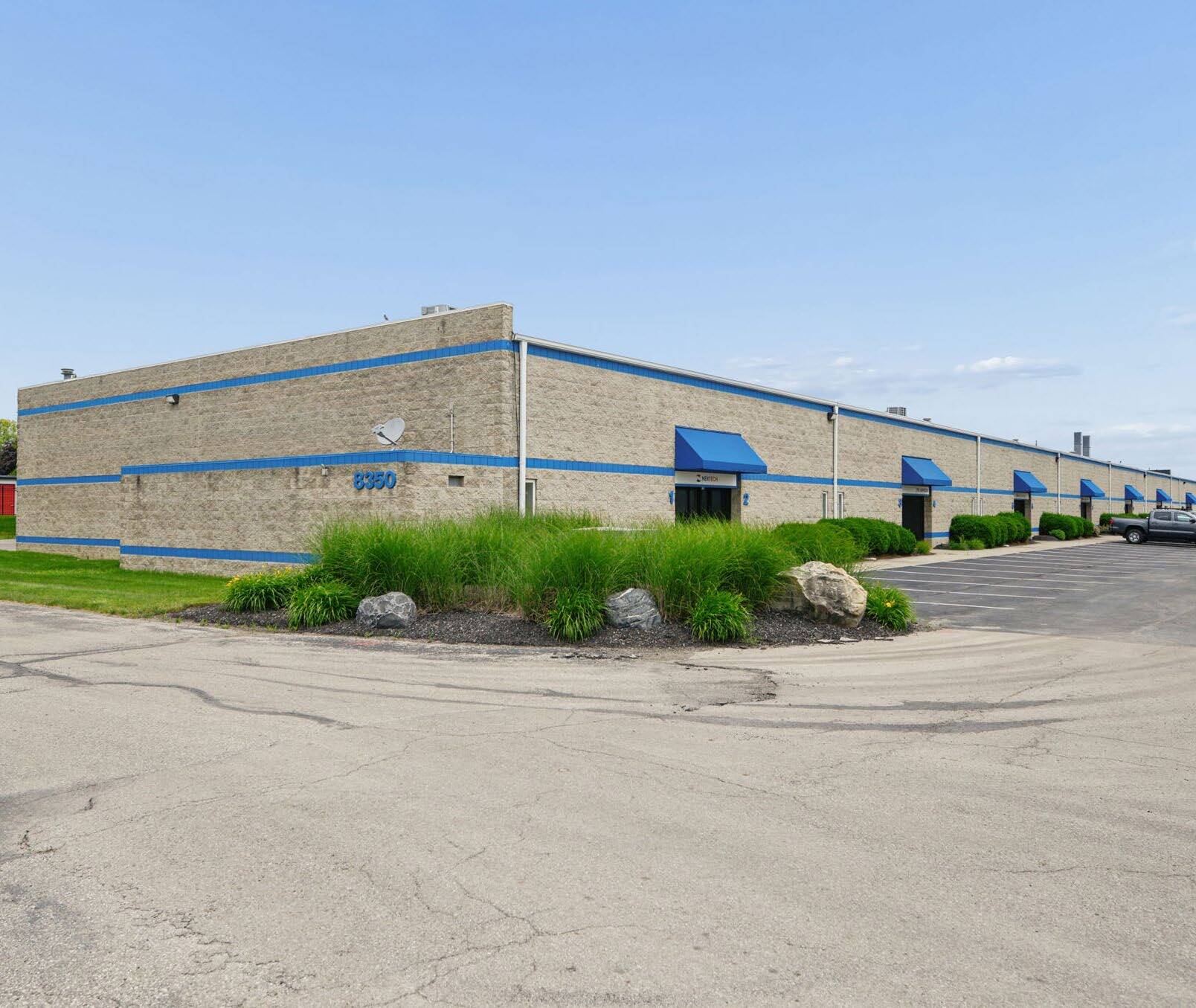 8350 Industrial Pky, Plain City, OH for lease Building Photo- Image 1 of 13