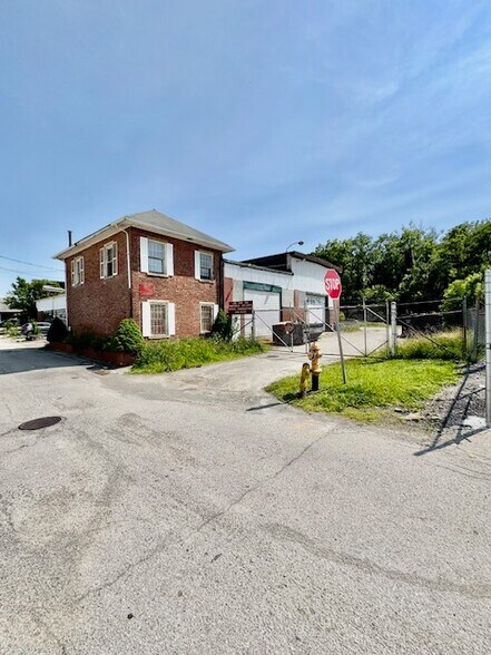 295 Meadow Ave, Washington, PA à vendre - Photo principale - Image 1 de 21