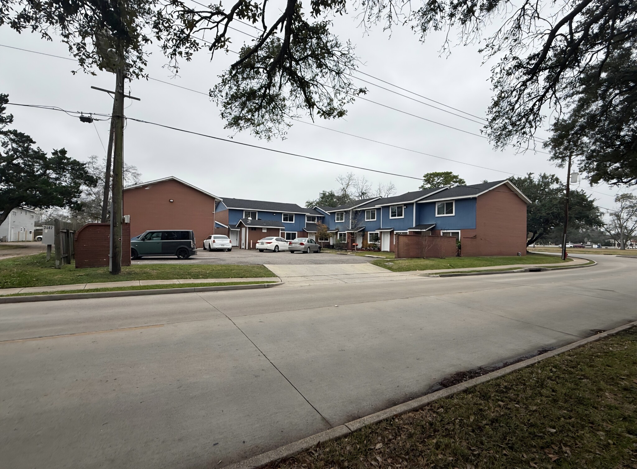 1904 Mustang Rd, Alvin, TX for sale Primary Photo- Image 1 of 8