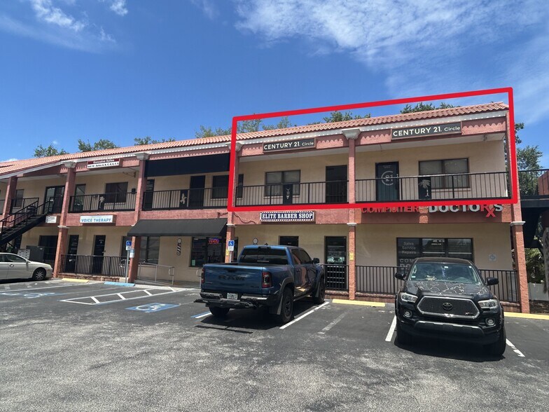 4707 W Gandy Blvd, Tampa, FL à louer - Photo du bâtiment - Image 3 de 41