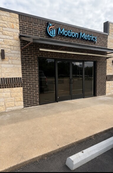 3300 W Park Row, Arlington, TX for lease - Building Photo - Image 3 of 5