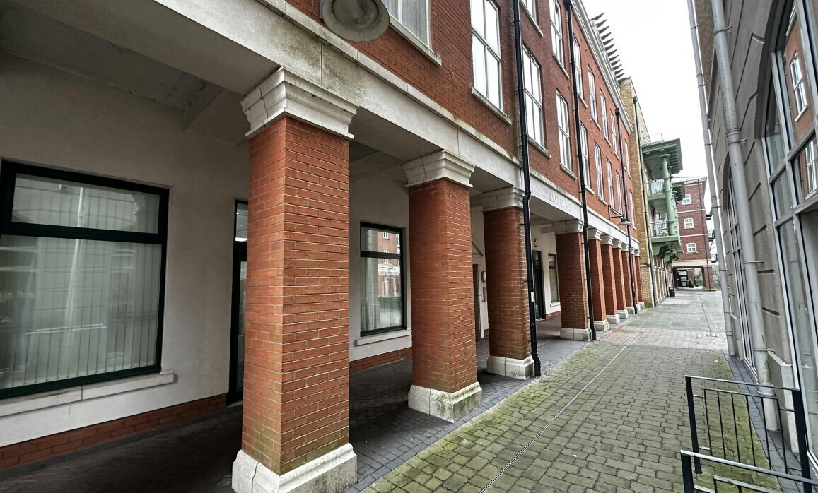 Waterside, Solihull à vendre Photo du bâtiment- Image 1 de 3