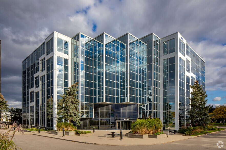 6715 Airport Rd, Mississauga, ON à louer - Photo du bâtiment - Image 3 de 7