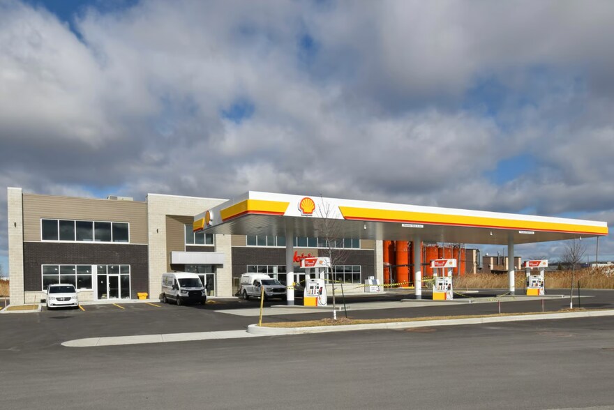 315 Boul Industriel, Châteauguay, QC à vendre - Photo principale - Image 1 de 1