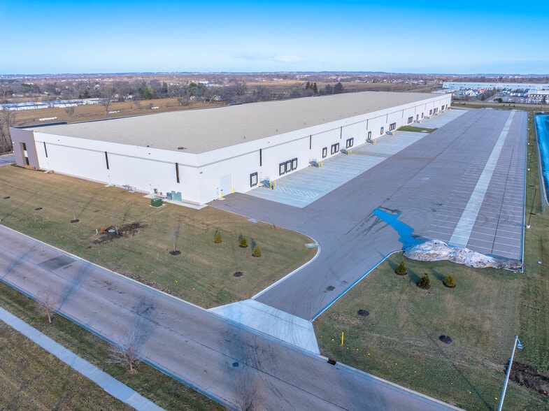 400 Innovation Dr, Janesville, WI for lease - Primary Photo - Image 1 of 20