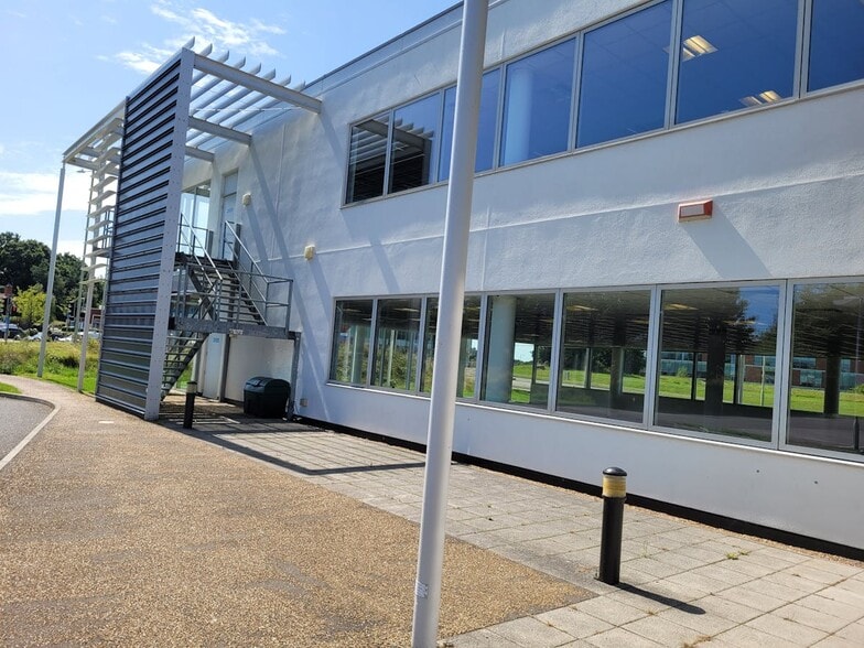 100 Eureka Park, Ashford for lease - Building Photo - Image 3 of 3