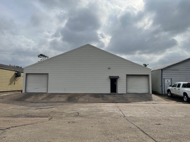 1115 Hub St, Houston, TX for lease - Building Photo - Image 1 of 5