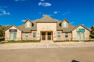 8621 Mid Cities Blvd, North Richland Hills, TX for lease Interior Photo- Image 1 of 2