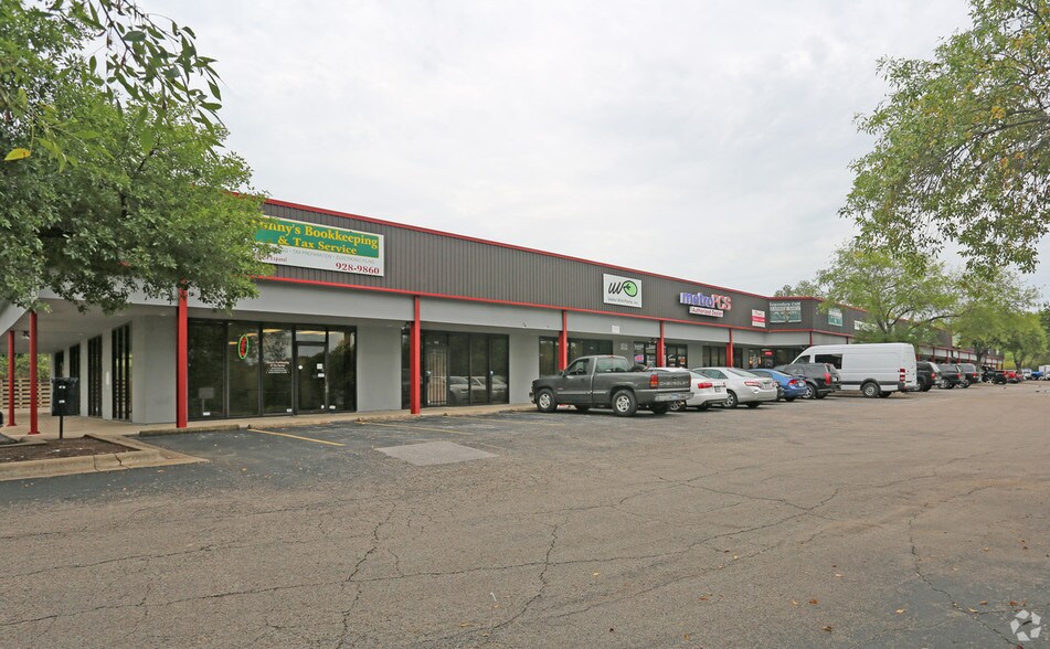 4700 Loyola Ln, Austin, TX à louer - Photo du bâtiment - Image 2 de 5