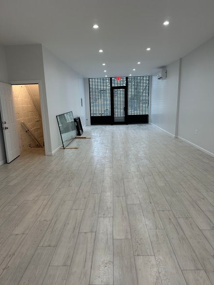 172-174 South Ave, Staten Island, NY for lease - Building Photo - Image 2 of 6