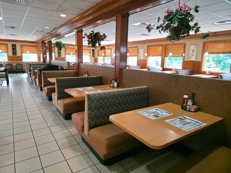 127 Trenton Rd, Browns Mills, NJ for lease - Primary Photo - Image 2 of 5