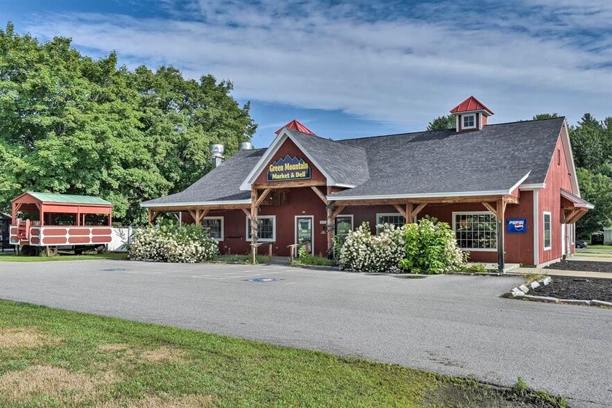 423 Marlboro Rd, Brattleboro, VT à vendre - Photo principale - Image 1 de 23