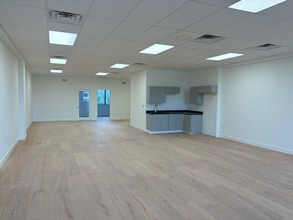 11850-11880 Cheeca Ct, Fort Myers, FL for lease Interior Photo- Image 1 of 4