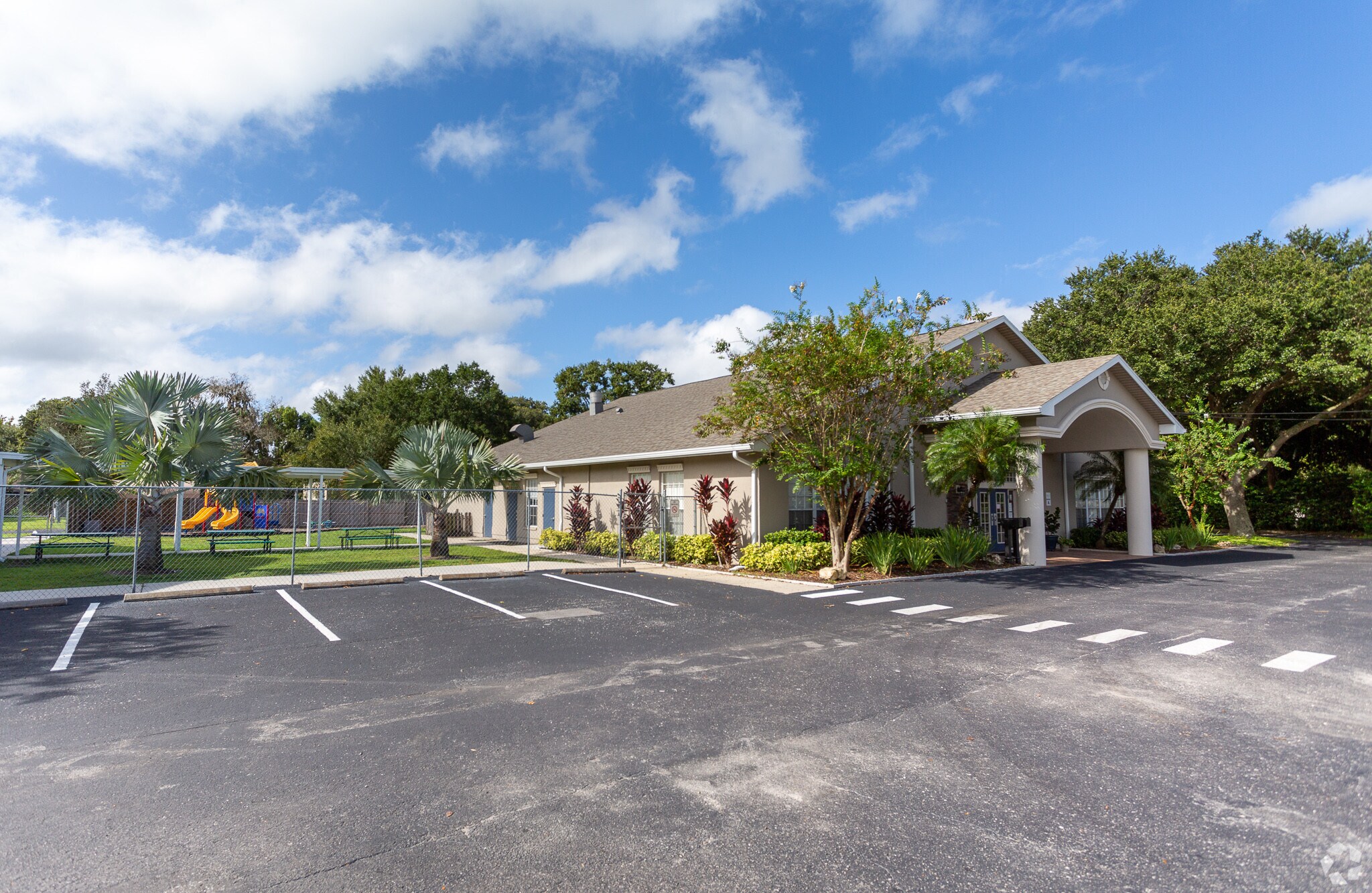 1653 Bloomingdale Ave, Valrico, FL à vendre Photo principale- Image 1 de 3