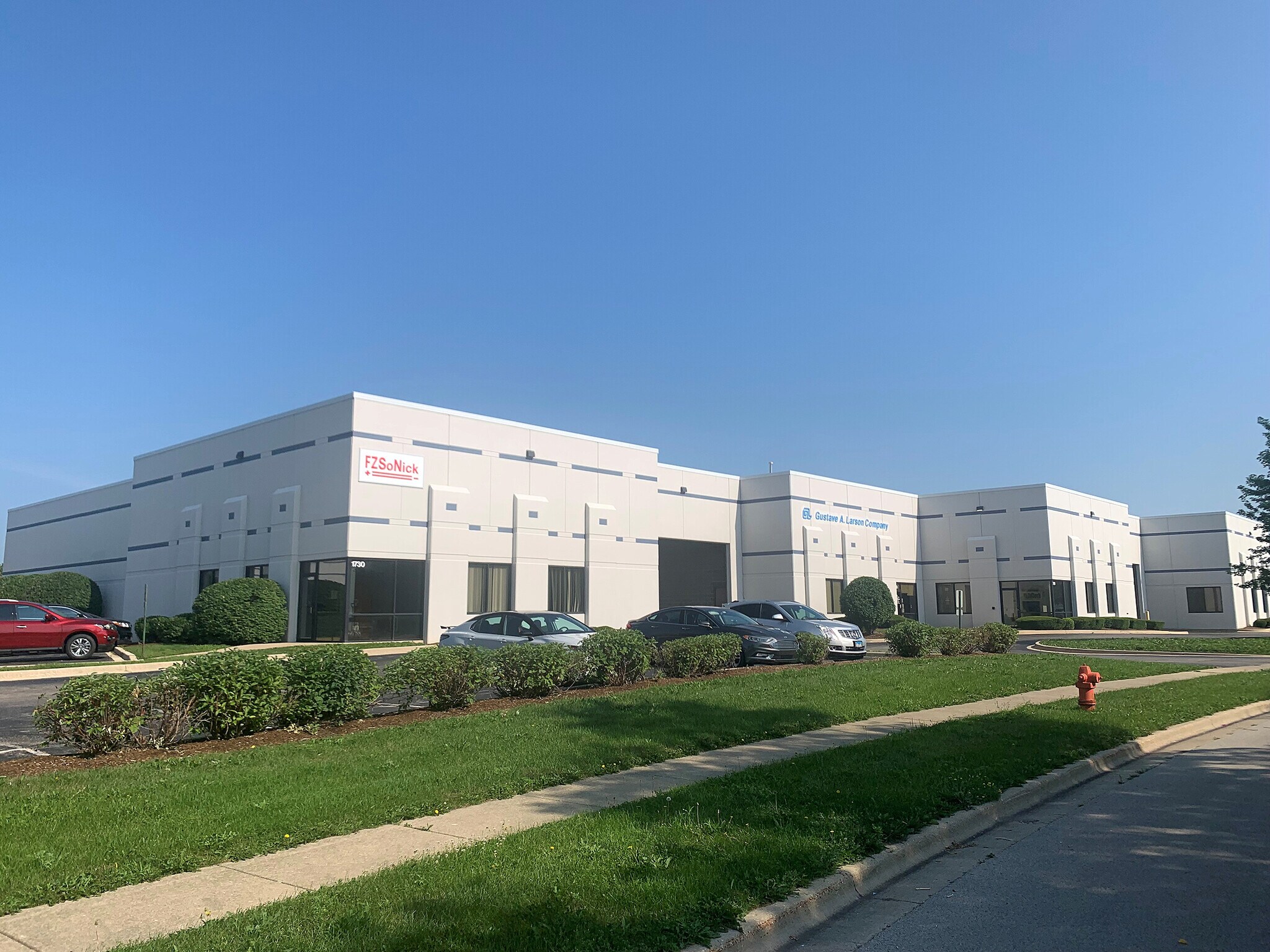 1700-1730 Todd Farm Dr, Elgin, IL à vendre Photo du bâtiment- Image 1 de 1