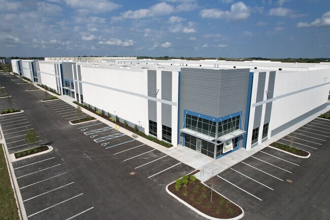 Plus de détails pour 3205 St. Johns Pky, Sanford, FL - Industriel à louer