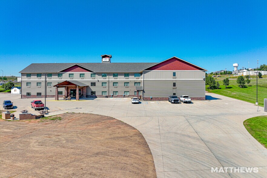 810 3rd Ave sw, Watford City, ND à vendre - Photo du bâtiment - Image 2 de 4