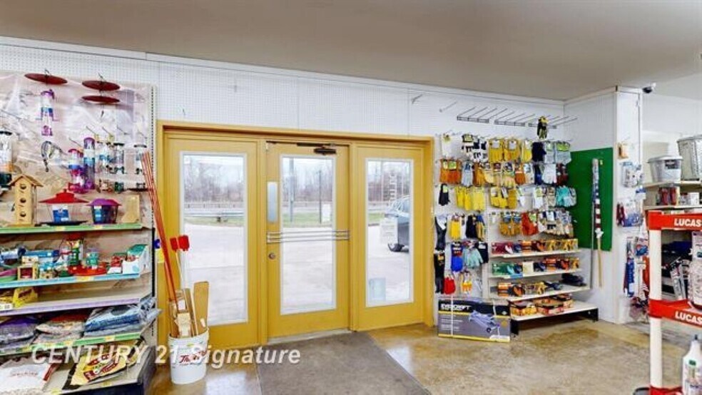 7200 E M 71, Vernon, MI à vendre - Photo du bâtiment - Image 2 de 16